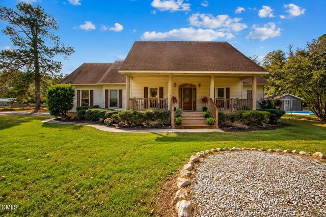 30 Ormsby Court, Spring Lake, NC 28390