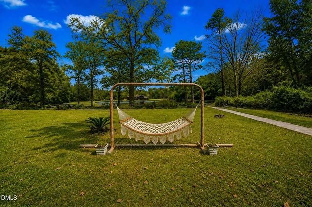 30 Ormsby Court, Spring Lake, NC 28390