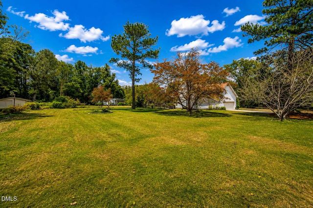 30 Ormsby Court, Spring Lake, NC 28390