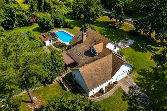 30 Ormsby Court, Spring Lake, NC 28390