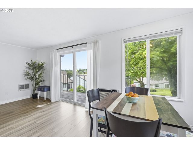 159 Sw FLORENCE Ave E26, Gresham, OR 97080