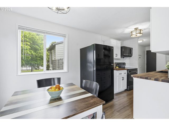 159 Sw FLORENCE Ave E26, Gresham, OR 97080