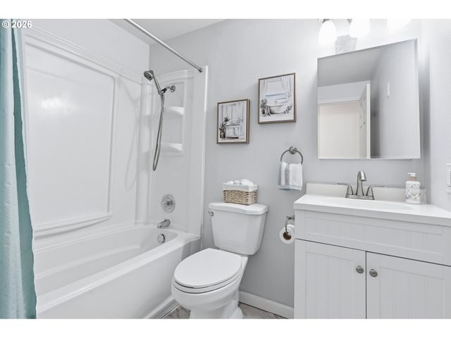 159 Sw FLORENCE Ave E26, Gresham, OR 97080