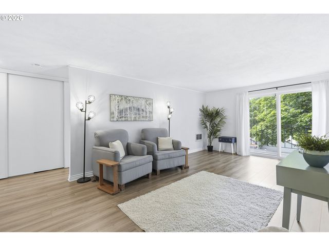 159 Sw FLORENCE Ave E26, Gresham, OR 97080