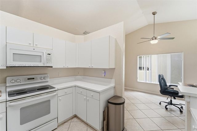 1004 Golden Cane Dr, Weston, FL 33327