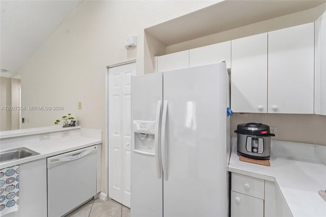 1004 Golden Cane Dr, Weston, FL 33327