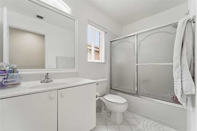 1004 Golden Cane Dr, Weston, FL 33327