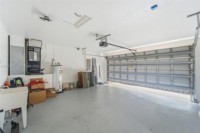 1004 Golden Cane Dr, Weston, FL 33327