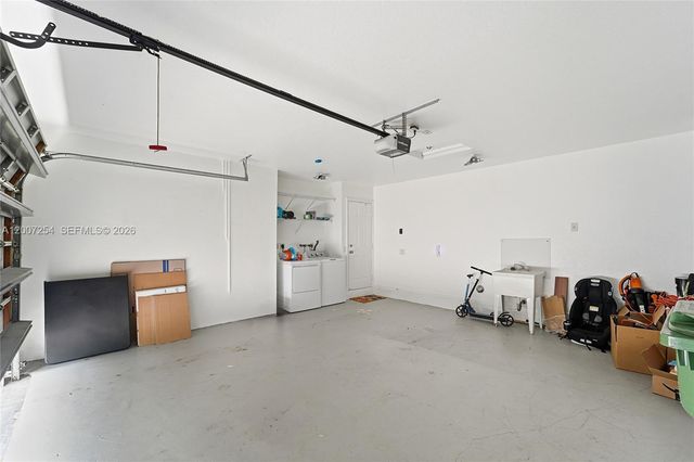 1004 Golden Cane Dr, Weston, FL 33327