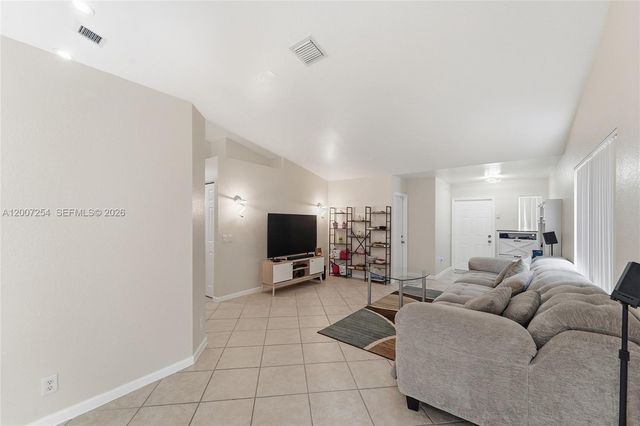 1004 Golden Cane Dr, Weston, FL 33327