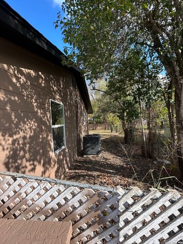 7014 GRAND VALLEY DR, San Antonio, TX 78242