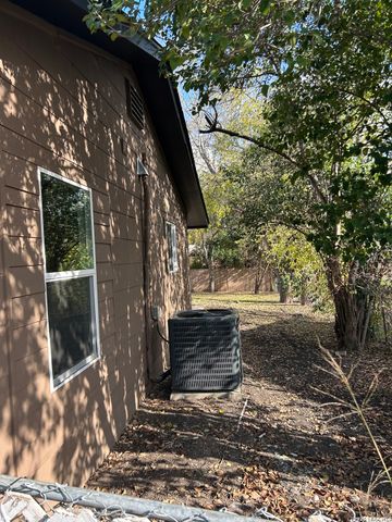 7014 GRAND VALLEY DR, San Antonio, TX 78242