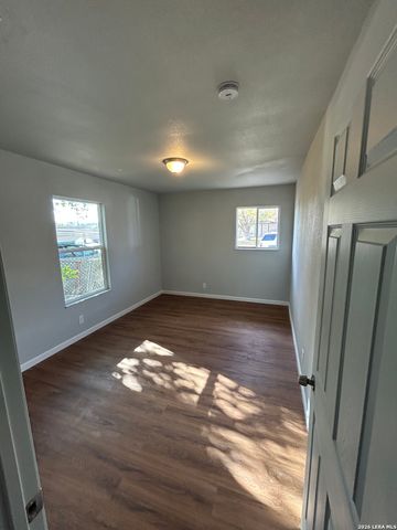 7014 GRAND VALLEY DR, San Antonio, TX 78242
