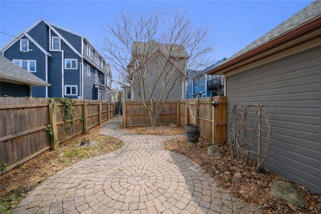 21 Rundel Park, Rochester, NY 14607