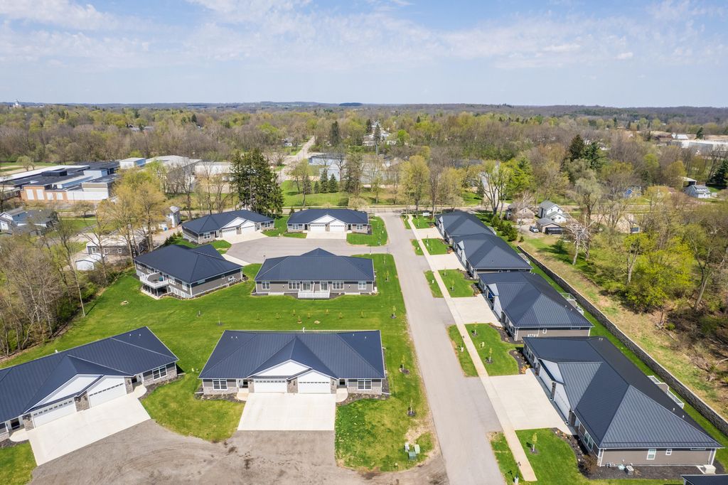245 Auseon Court, Hillsdale City, MI 49242