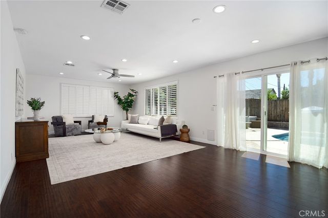 6617 Nevada, Woodland Hills, CA 91303