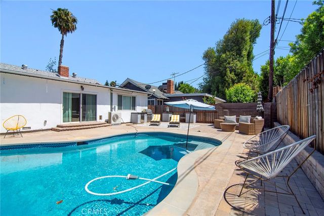6617 Nevada, Woodland Hills, CA 91303
