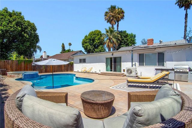 6617 Nevada, Woodland Hills, CA 91303