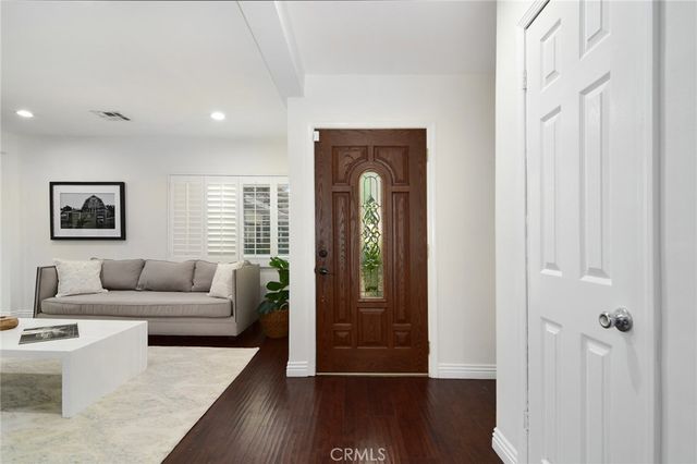 6617 Nevada, Woodland Hills, CA 91303