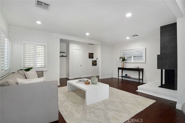 6617 Nevada, Woodland Hills, CA 91303