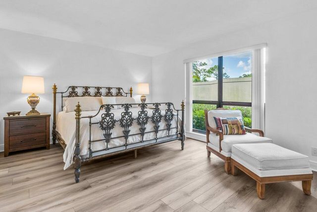 401 BRACKENWOOD Lane S, Palm Beach Gardens, FL 33418