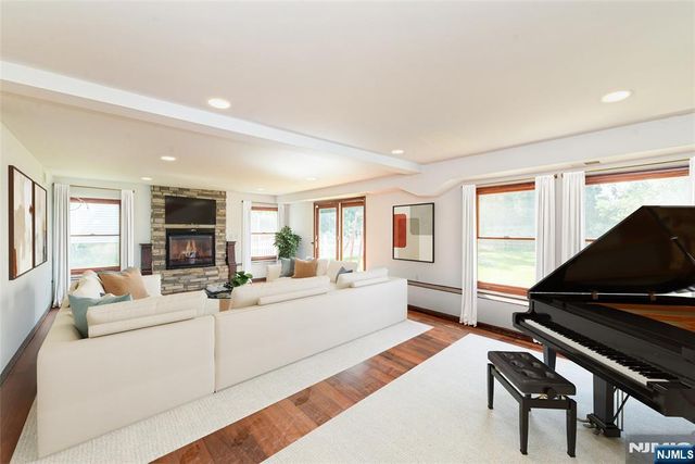 728 Prospect Street, Glen Rock, NJ 07452