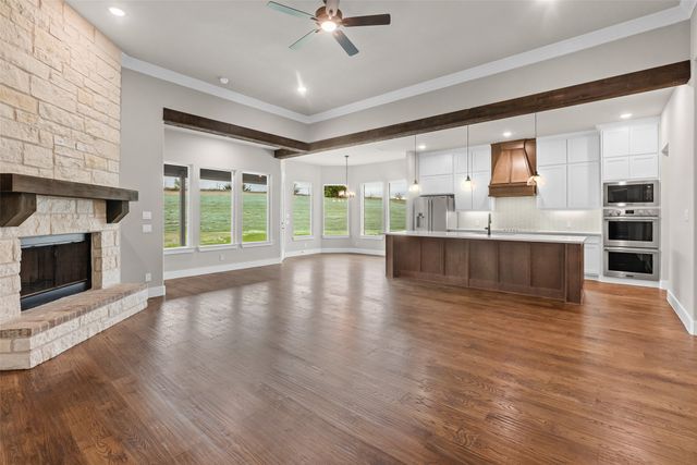 1090 Julian Drive, Van Alstyne, TX 75495