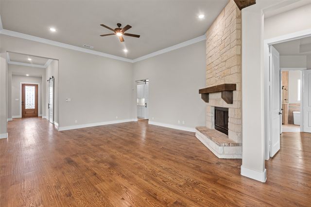 1090 Julian Drive, Van Alstyne, TX 75495