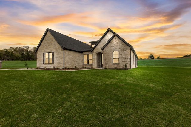 1090 Julian Drive, Van Alstyne, TX 75495