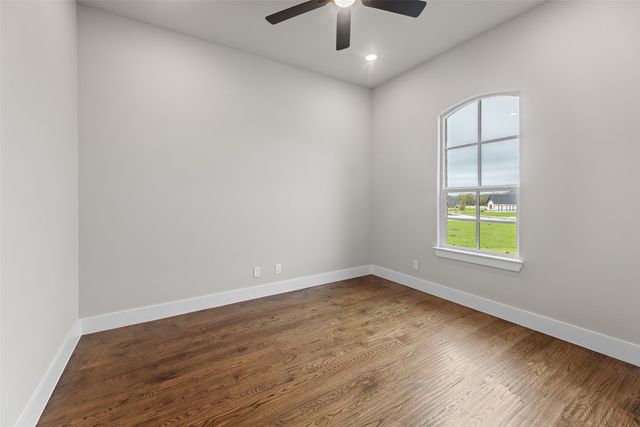 1090 Julian Drive, Van Alstyne, TX 75495