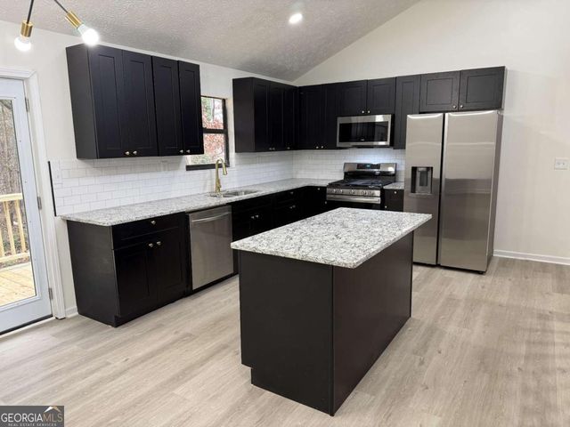 4035 Shane Trail, Ellenwood, GA 30294