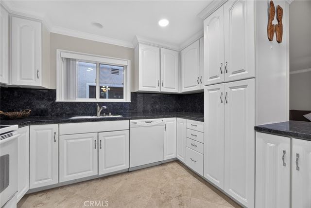 2262 Via Puerta D, Laguna Woods, CA 92637