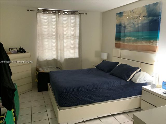 9460 Fontainebleau Blvd 223, Miami, FL 33172