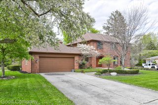 2584 Devonwood Drive, Troy, MI 48098