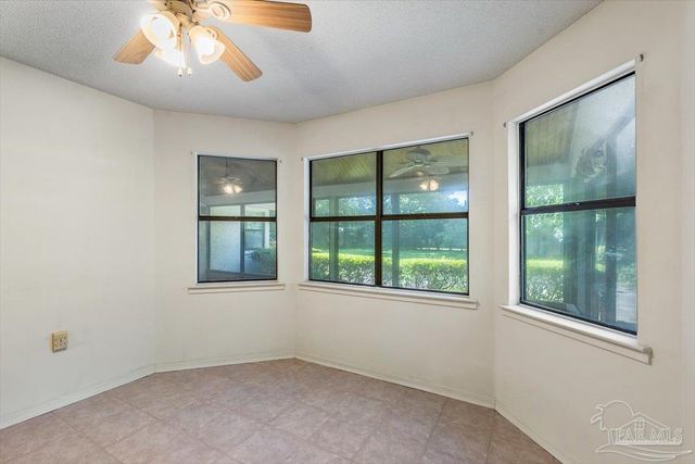 6748 Liberty St, Navarre, FL 32566