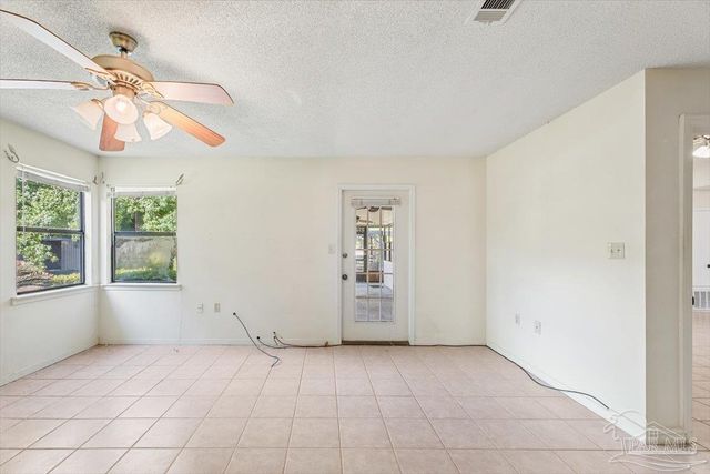 6748 Liberty St, Navarre, FL 32566