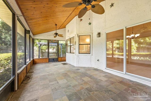 6748 Liberty St, Navarre, FL 32566