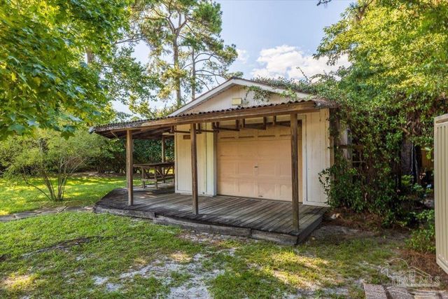 6748 Liberty St, Navarre, FL 32566