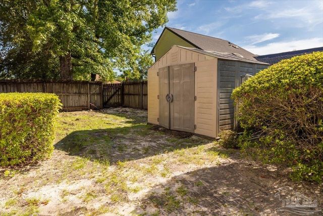 6748 Liberty St, Navarre, FL 32566