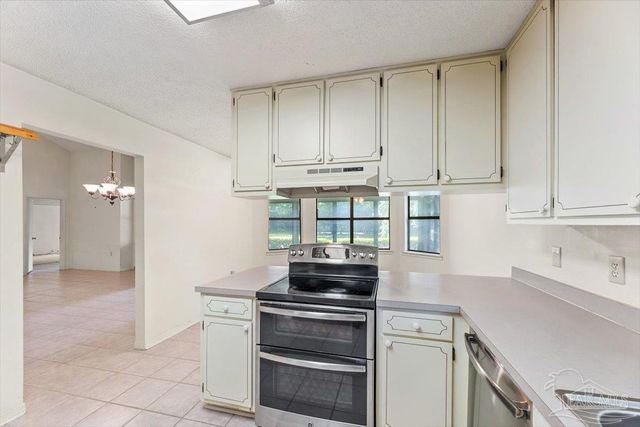 6748 Liberty St, Navarre, FL 32566