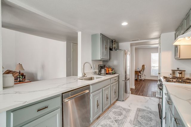 1007 Elk Grove, Richardson, TX 75081