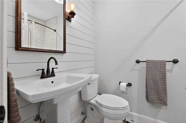 516 Peaceful RD, Chesapeake, VA 23322