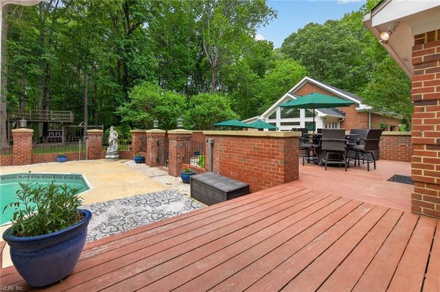 516 Peaceful RD, Chesapeake, VA 23322