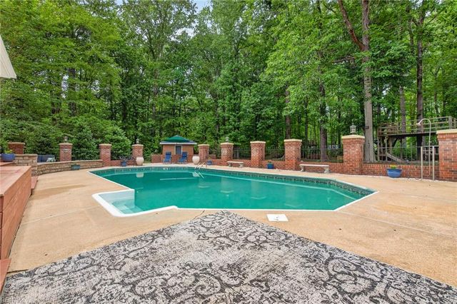 516 Peaceful RD, Chesapeake, VA 23322