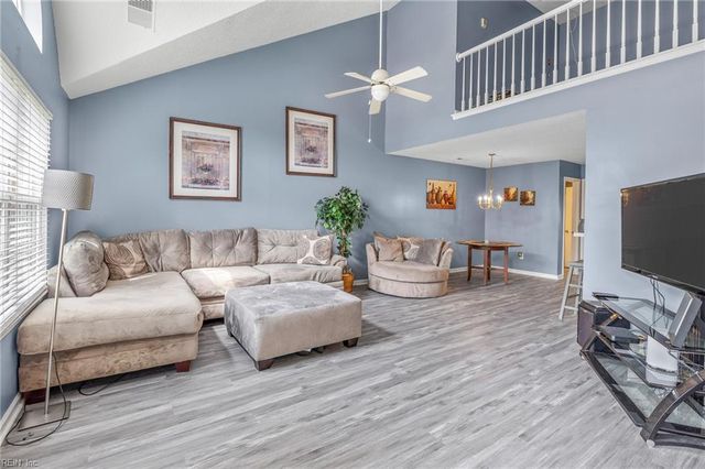 241 N Hill LN, Chesapeake, VA 23322