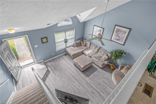 241 N Hill LN, Chesapeake, VA 23322