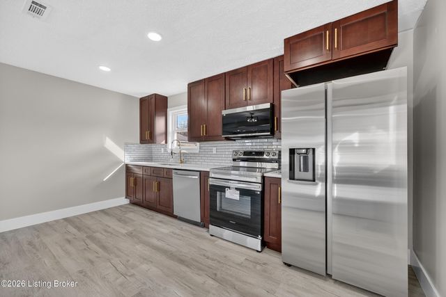 4902 Dee Rd, Louisville, KY 40219