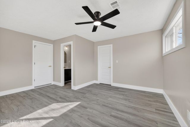 4902 Dee Rd, Louisville, KY 40219