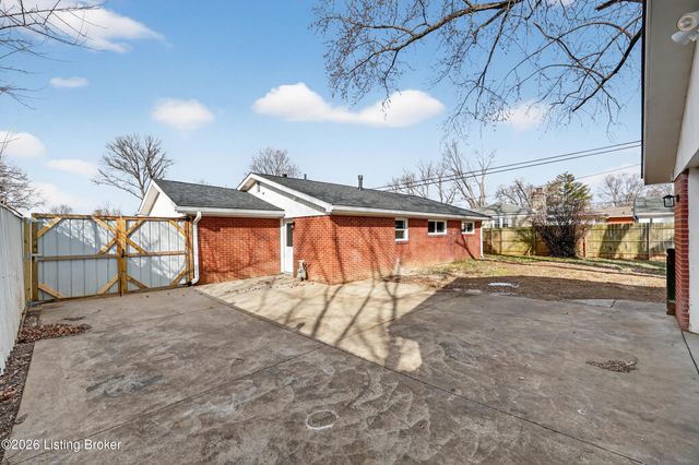 4902 Dee Rd, Louisville, KY 40219