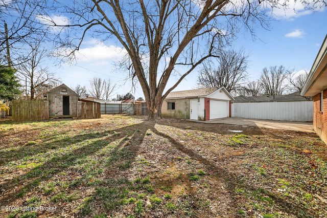 4902 Dee Rd, Louisville, KY 40219